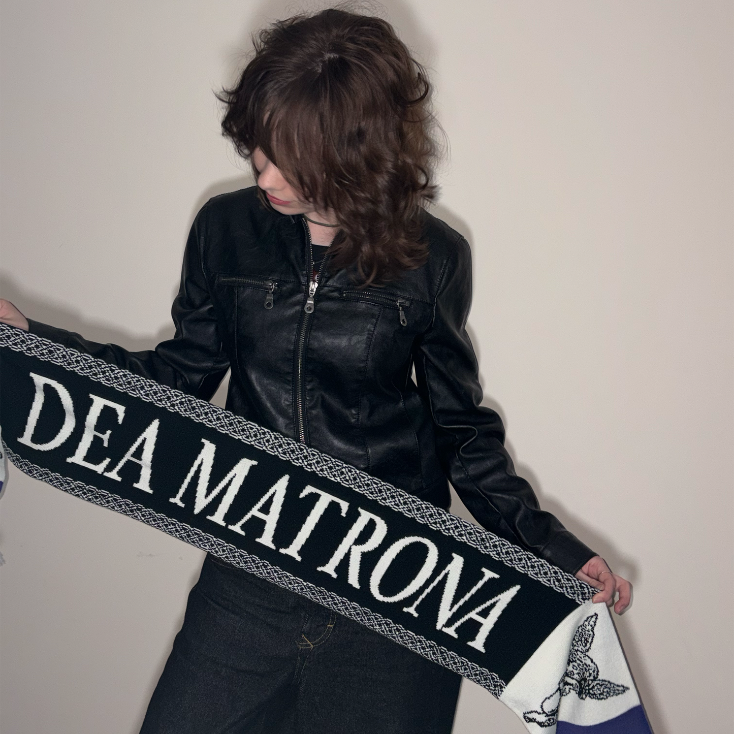 DEA MATRONA SCARF